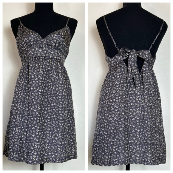 Heritage 1981 Dresses & Skirts - Heritage‎ 1981 Silk V Neck Spaghetti Strap Babydoll Mini Dress